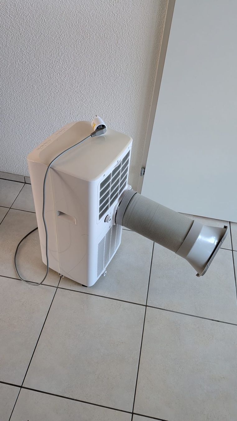 Klimageräte: Klimaanlage / air conditioner – Gebraucht aus Bonstetten von Johanne_Lamalle 1