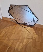 Wandspiegel Umbra Prisma, Metall schwarz, sechseckig