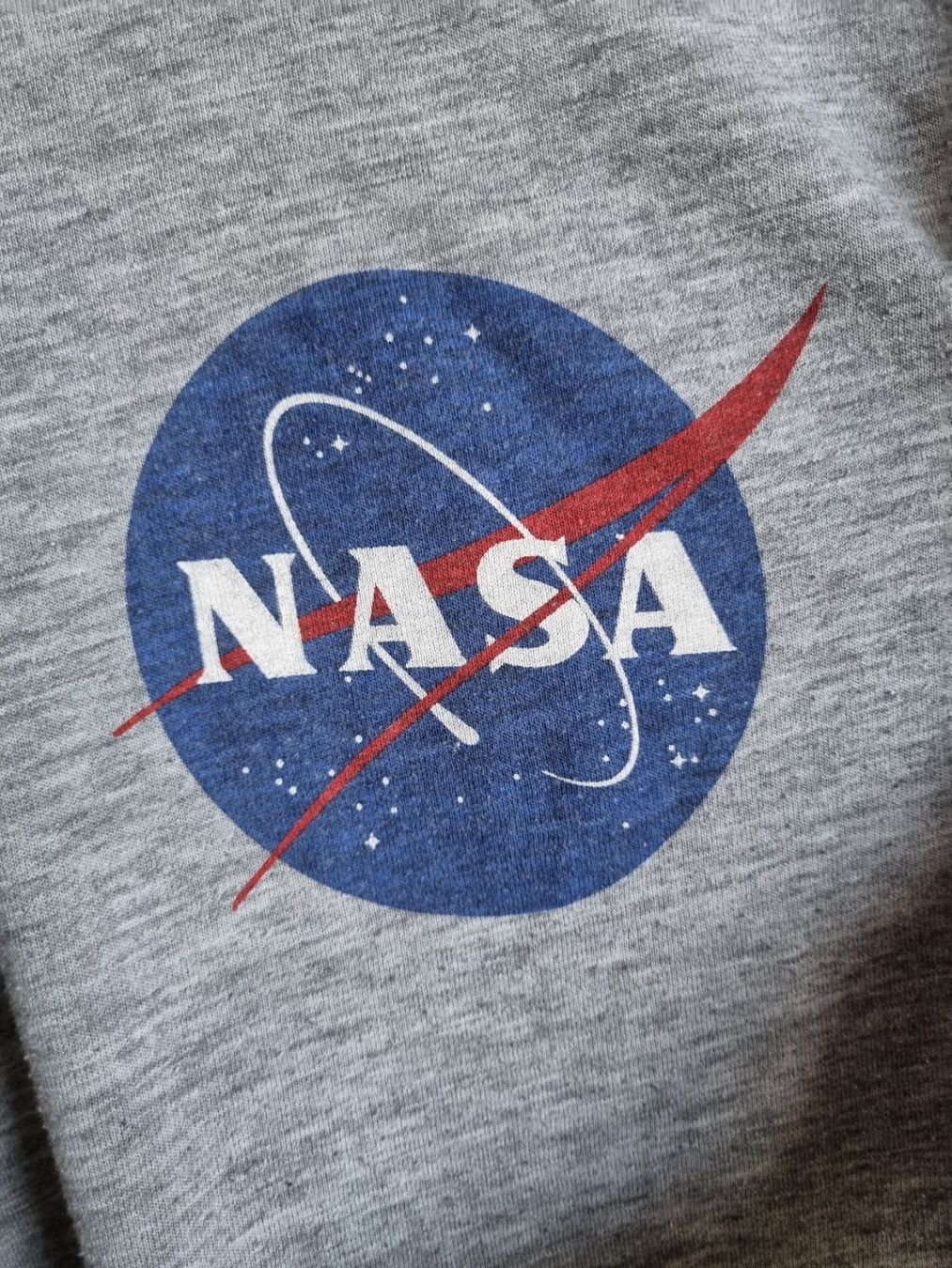 H&M T-Shirts: Grey NASA T-Shirt – Gebraucht aus Rüti ZH von irima_vanya 1
