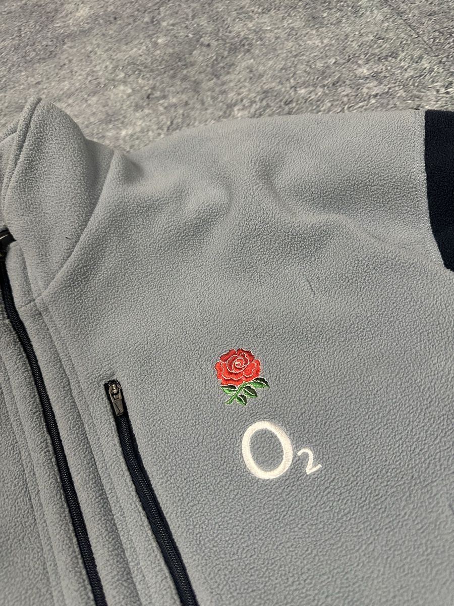 Nike Maglioni & Felpe: Nike England Rugby Fleece Pullover Grau  – Usato da Luzern venduto da 041Vintage 1