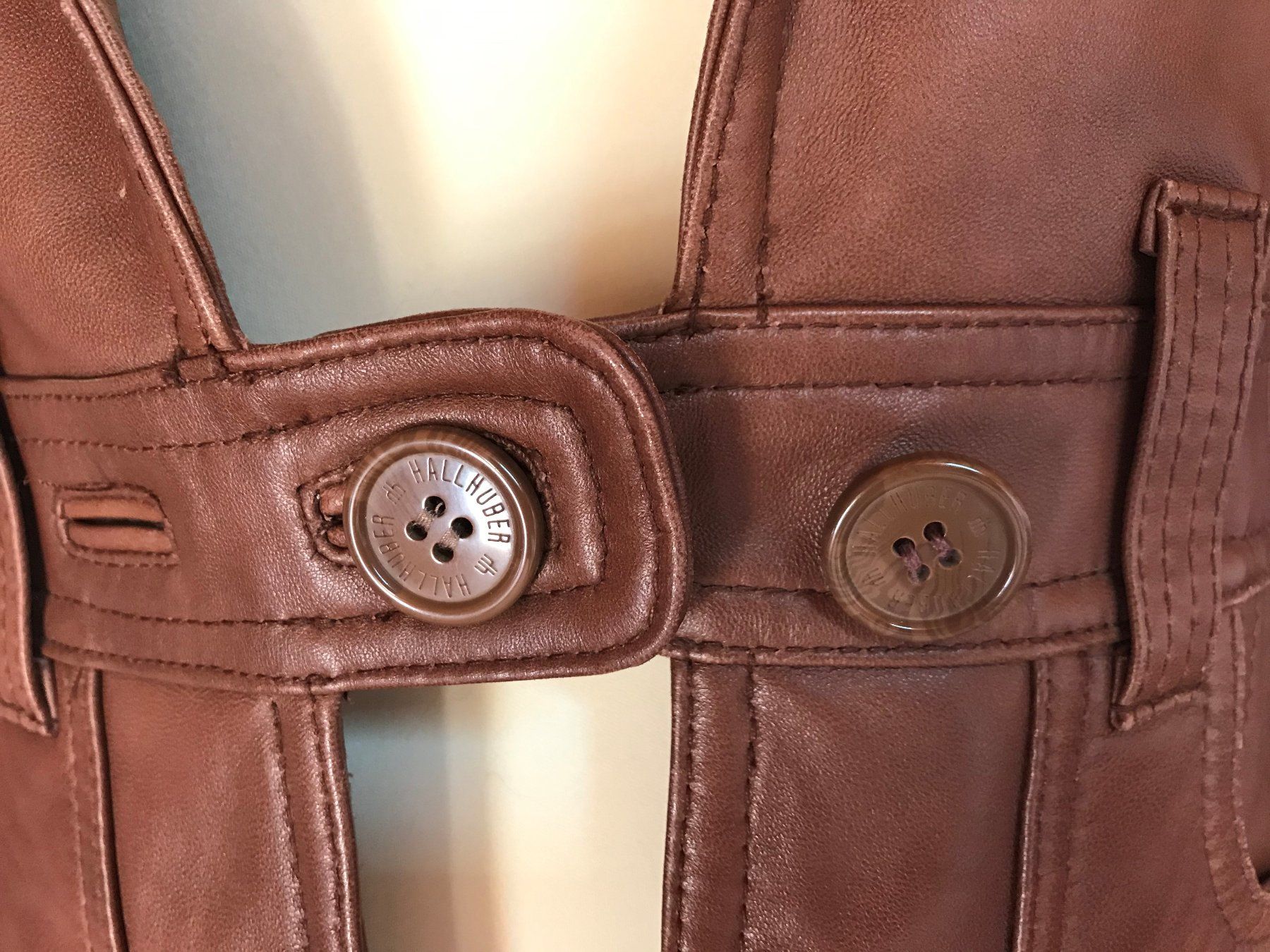 Hallhuber Giacche: Braune Hallhuber Lederjacke Gr. 36 – Nuovo (secondo la descrizione) da Zürich venduto da LisM. 3