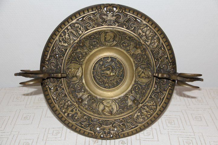 Vasi & Recipienti: grande coupe centre de table en bronze . – Usato da Praz (Vully) venduto da pikuluka1 3