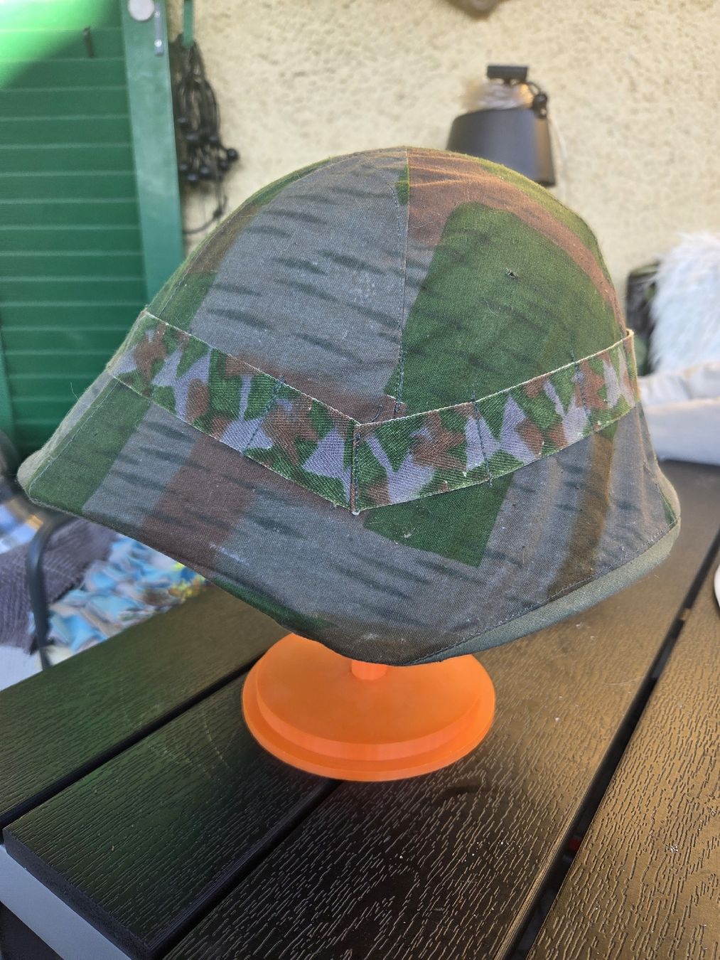 Schweizer Armee Uniformen & Effekten: Schweizer Armee Helm M18 mit originalem Tarnüberzug – Gebraucht aus Uttwil von katanastar 1