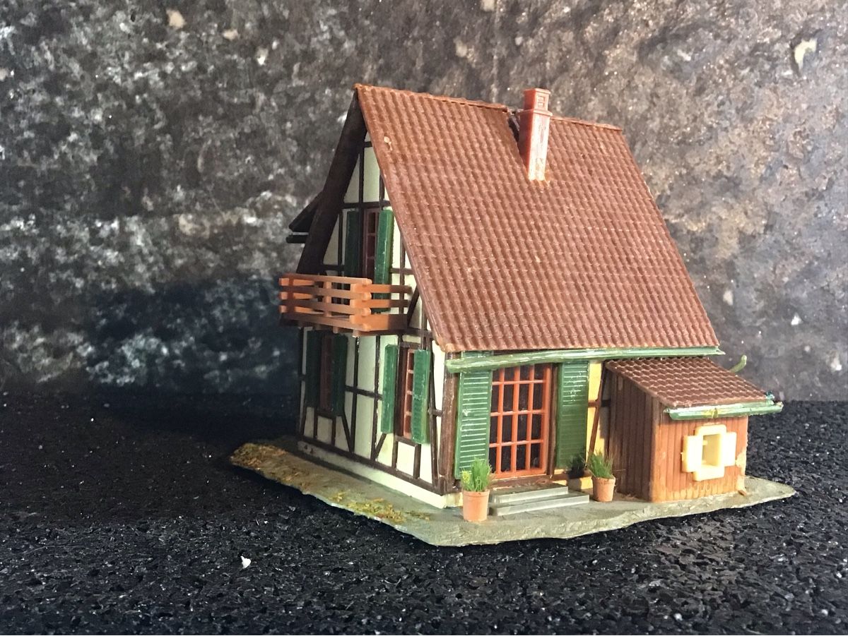 Kit di modellismo & Modellini statici: MODELL GEBÄUDE HAUS – Usato da Männedorf venduto da Spezial-Modelle 1