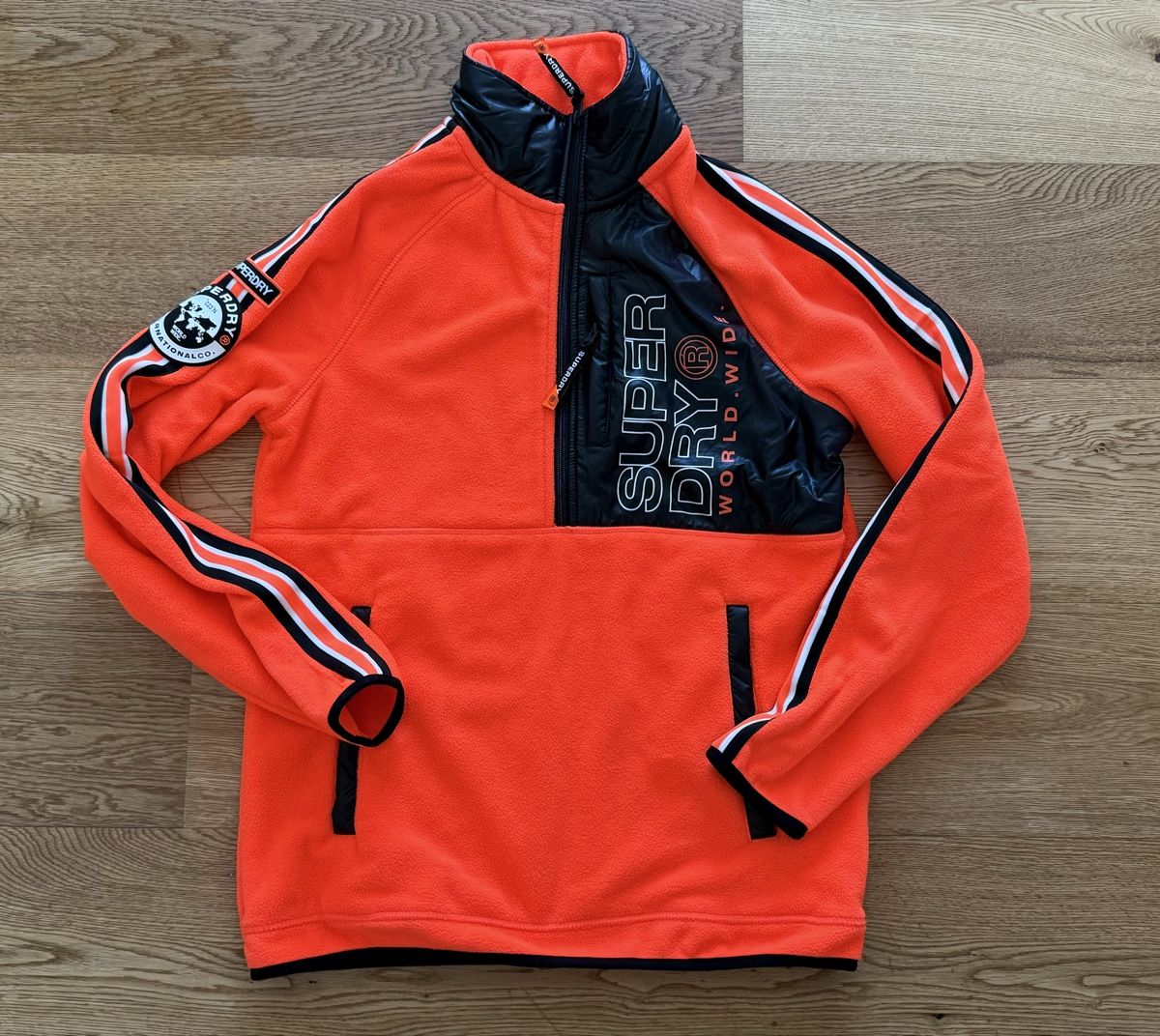 Superdry Pullover & Sweatshirts: Superdry Pullover orange size M + 2 shirts – Gebraucht aus Boswil von hey.itsme 1