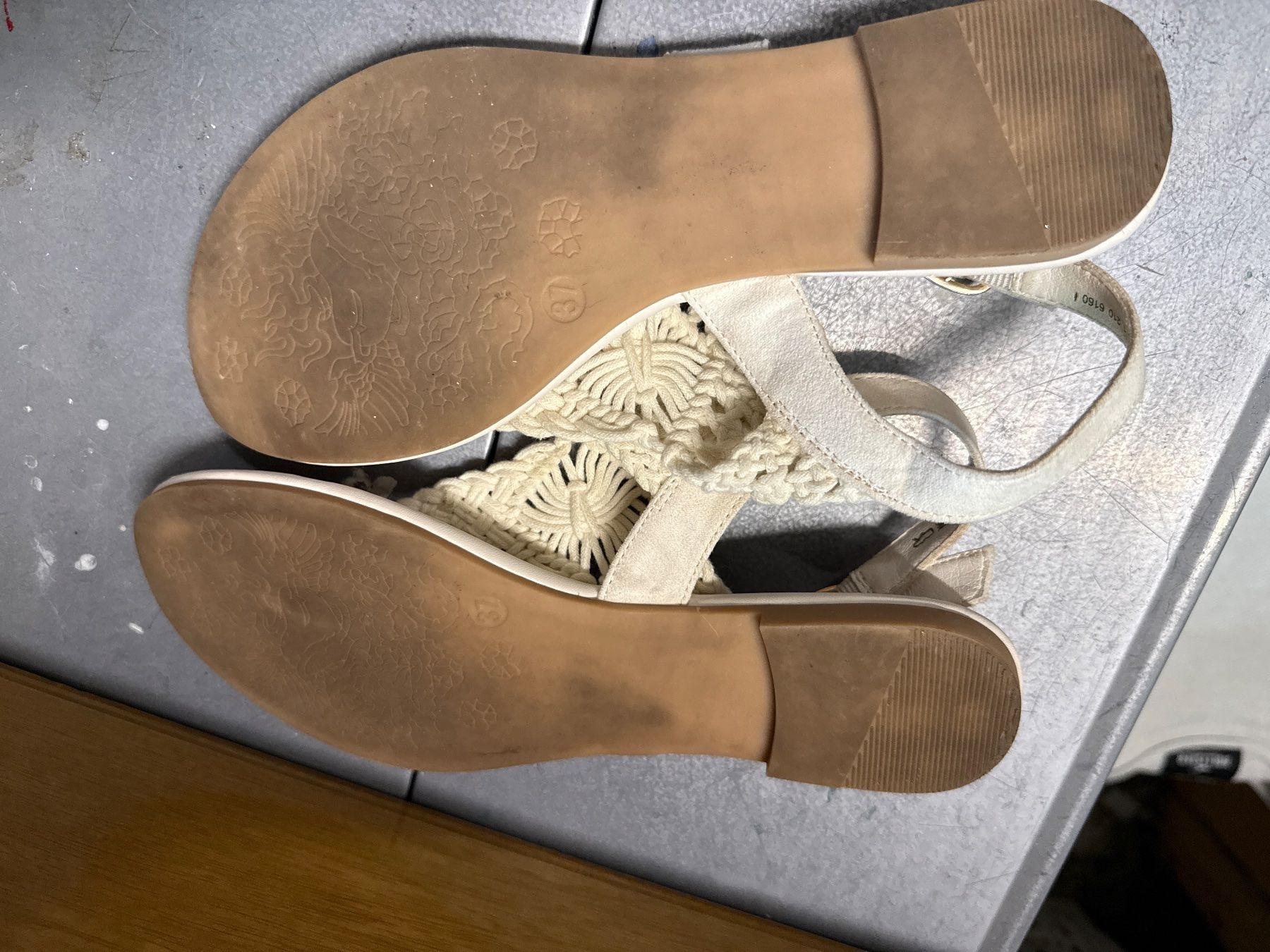 Graceland Scarpe da donna: leichte FlioFlop Sandalen, 37 – Usato da Amriswil venduto da used2use 2