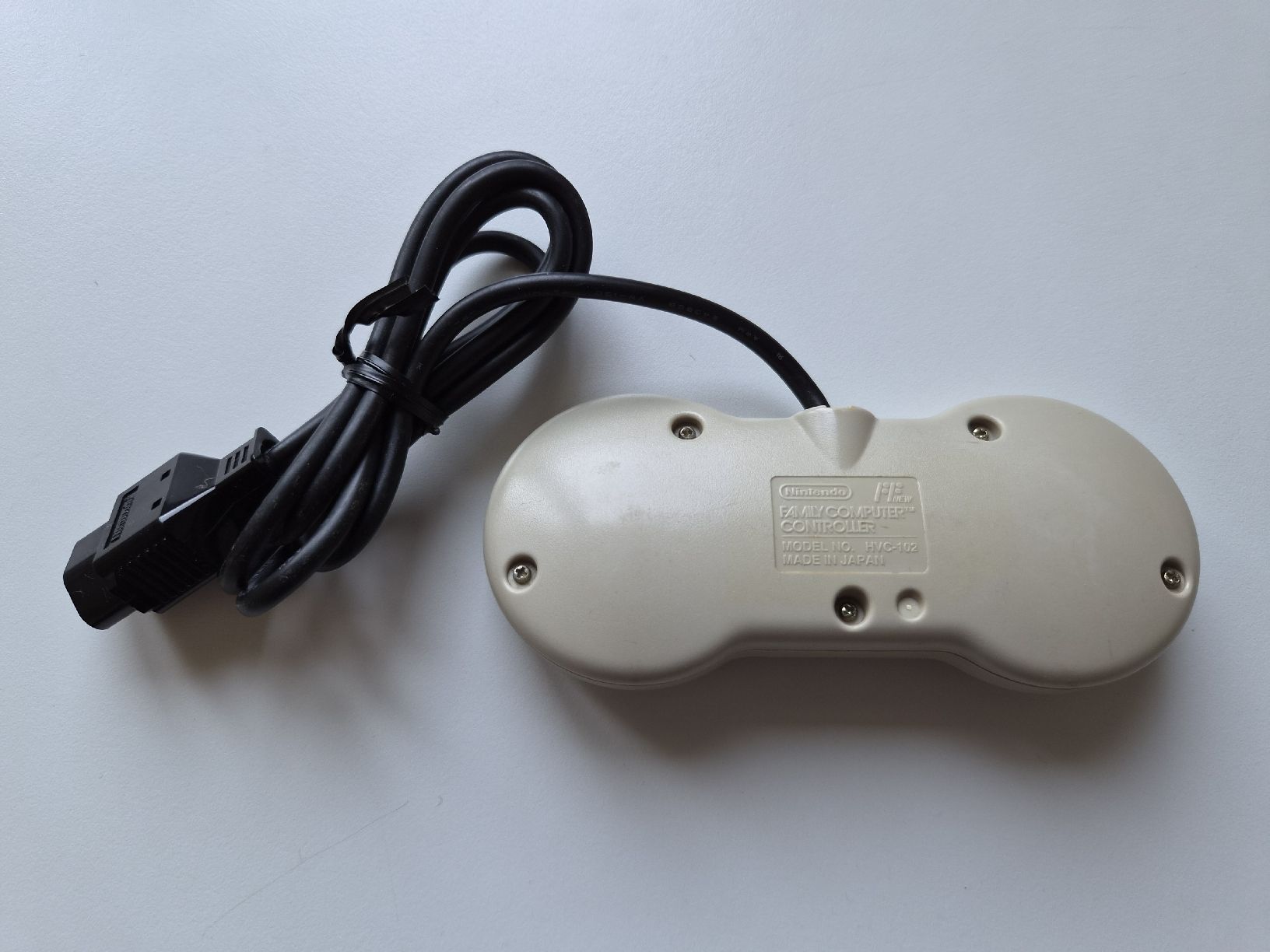 Nintendo Konsolen: Nintendo NES Famicom AV Kontroller – Gebraucht aus Belp von center-discount 1