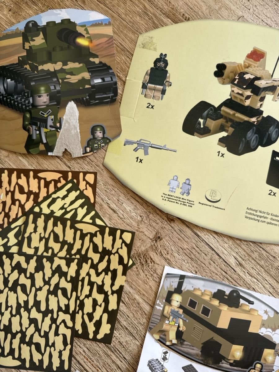 Spielzeuge: Militär Baukasten Konvolut - Tank, Heli, Figuren – Gebraucht aus Oberdorf NW von Voci 1