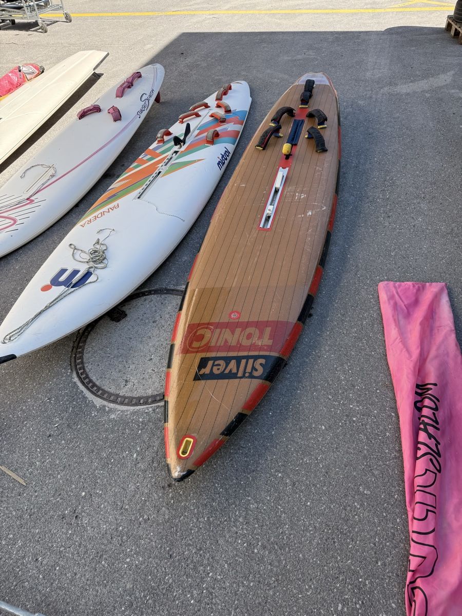 Tavole da surf e di nuoto: Top Windsurf - Surfboard - Surfbrett + Ausrüstung – Usato da Näfels venduto da Meelis 7