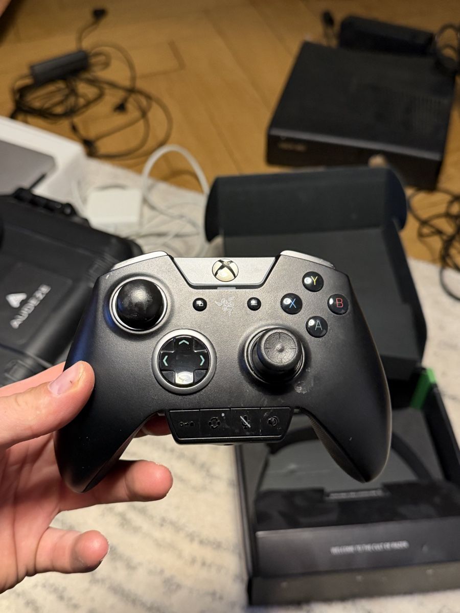 Razer Manettes: Razer Wolverine Ultimate Gaming Controller – D'occasion à Basel par two_n27b 4