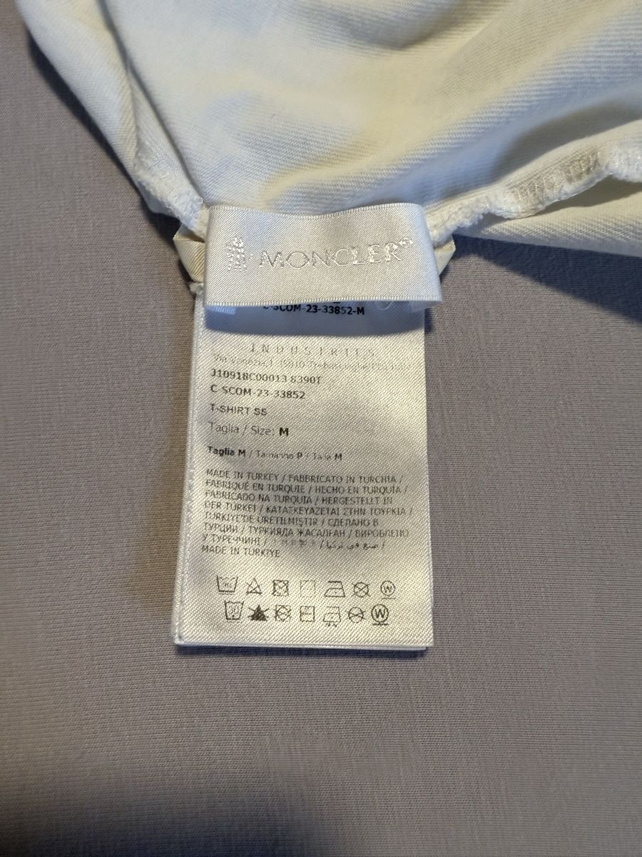 Moncler T-shirt: Moncler T-Shirt | Grösse M, weiss – Nuovo (secondo la descrizione) da Küsnacht ZH venduto da Wozdav 2