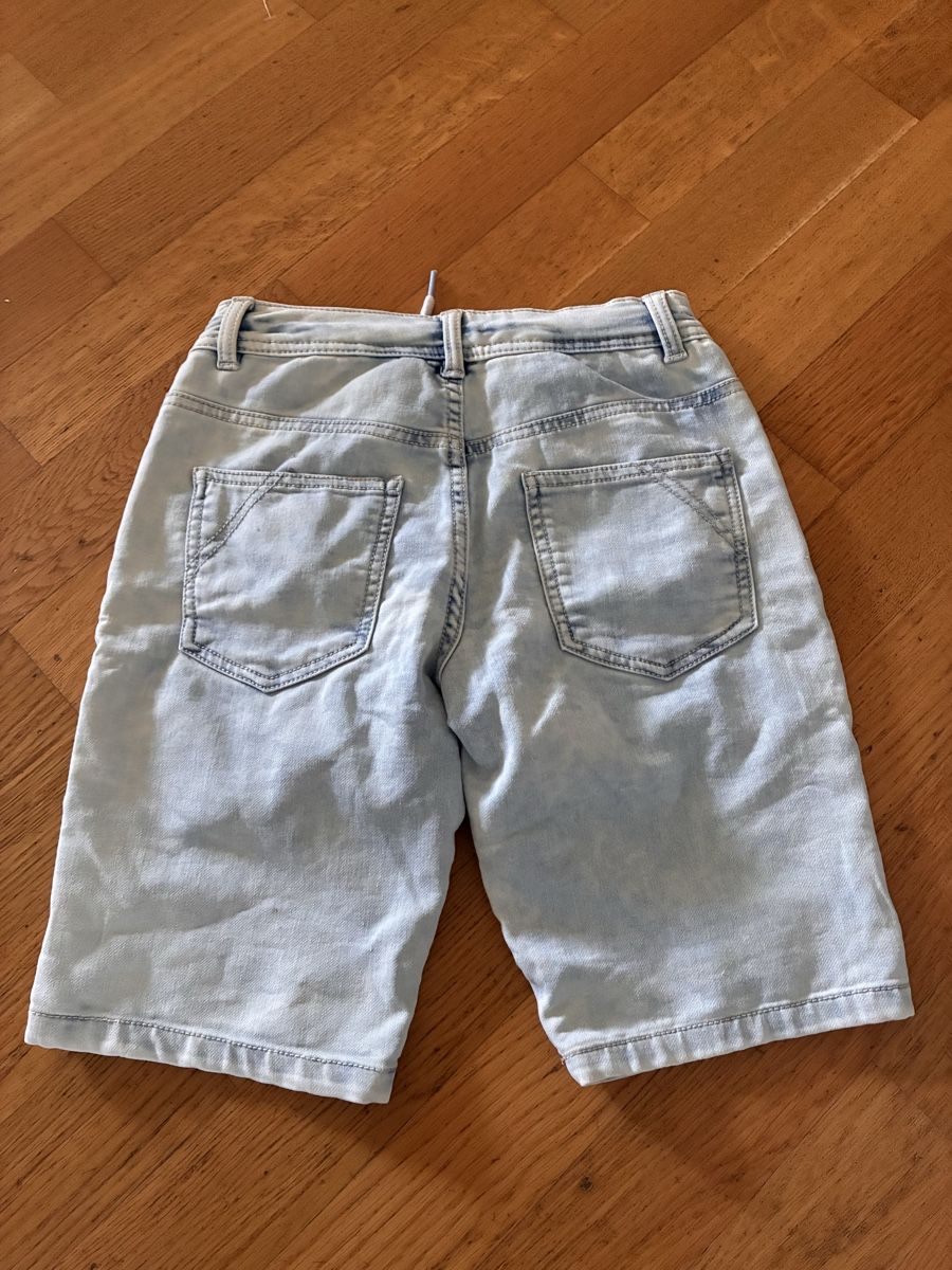 Hosen: Tolle Shorts Gr. 122/128, Manor – Gebraucht aus richterswil von lunamarie001 1