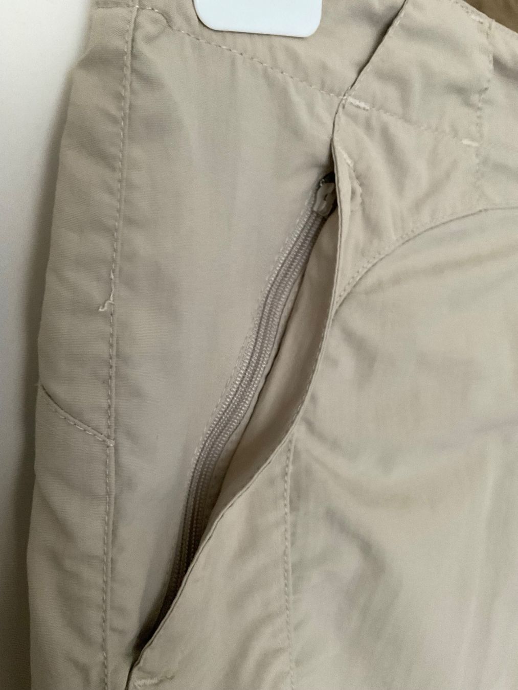 Icepeak Pantaloni: ICEPEAK Shorts Gr 38 beige-olive – Usato da Schlieren venduto da Vilsonella 2