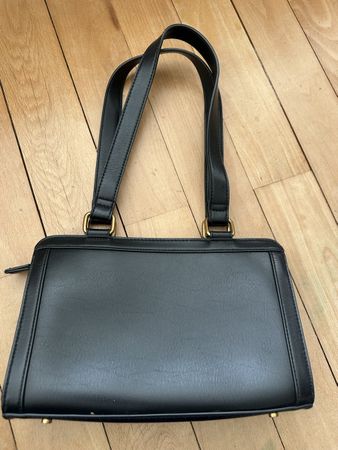 Schwarze Handtasche, elegantes Design