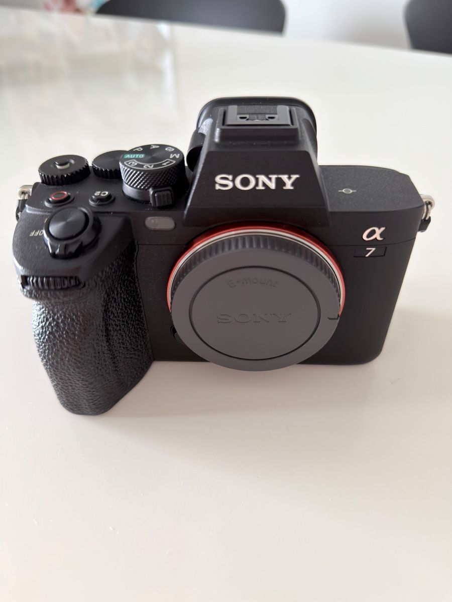 Sony Fotocamera: Sony Alpha a7 IV – Usato da Fällanden venduto da shelski