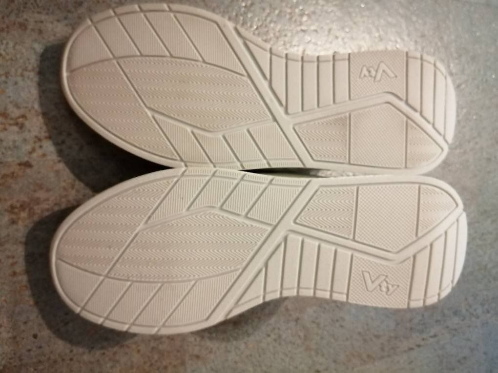 Damenschuhe: Turnschuhe – Gebraucht aus zufikon von radar07 3