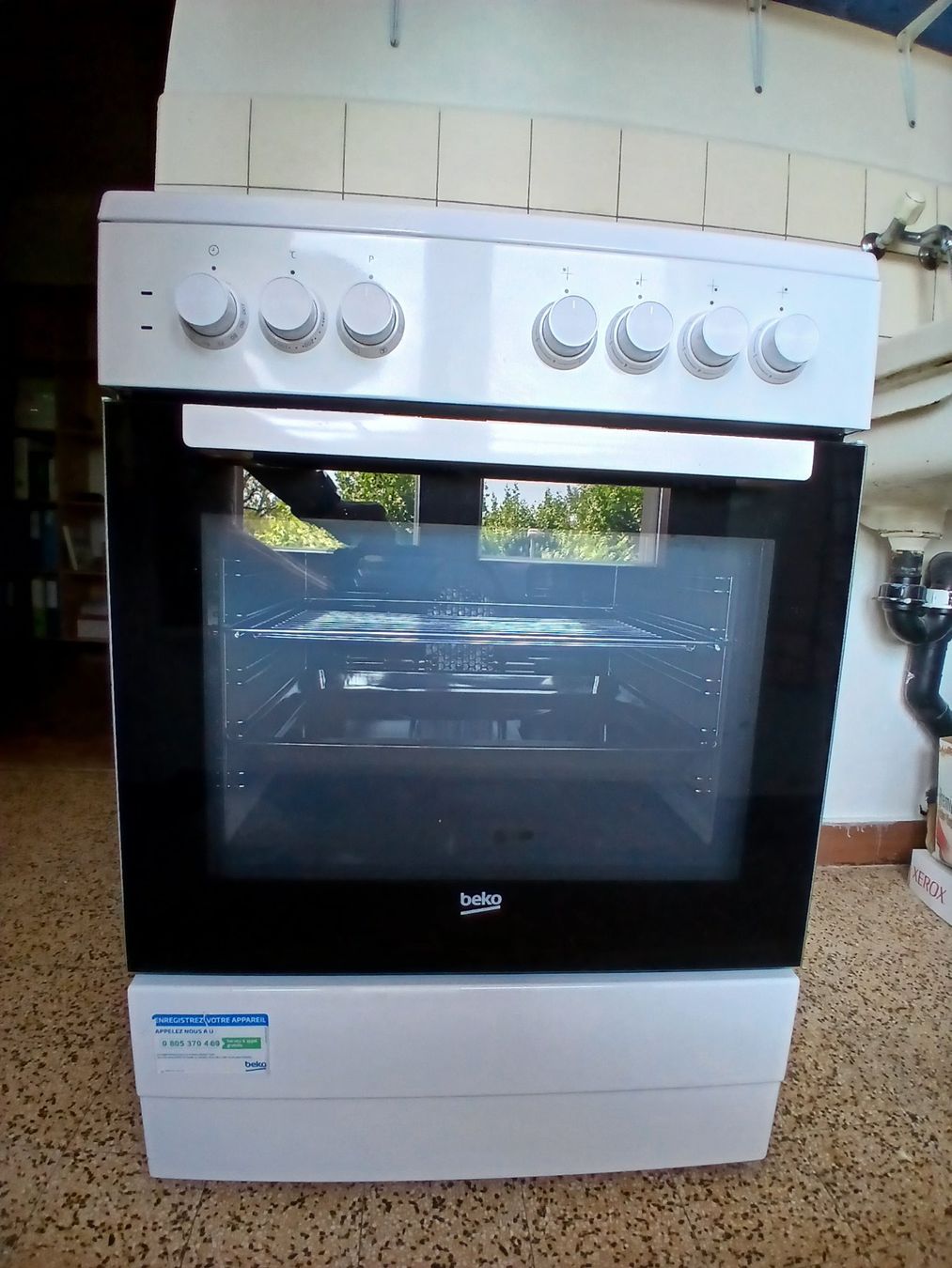 Beko Herde: Cuisinière vitro Beko (avec four) – Gebraucht aus Meyrin von Julien333