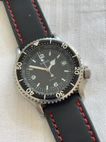 Grande Magnifique montre de plongée Bulova S. Swiss 200 M 