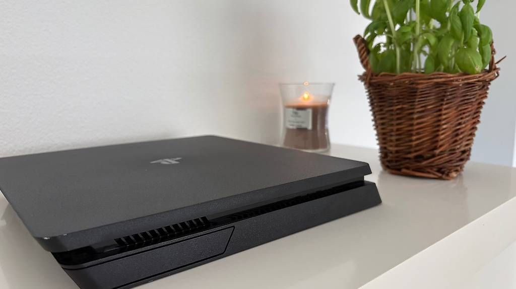 Sony Consoles: Sony PS4 Slim 1TB – D'occasion à Bellinzona par Zapatou 3
