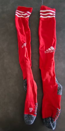 Rote Adidas Fussball-Socken Grösse S/M