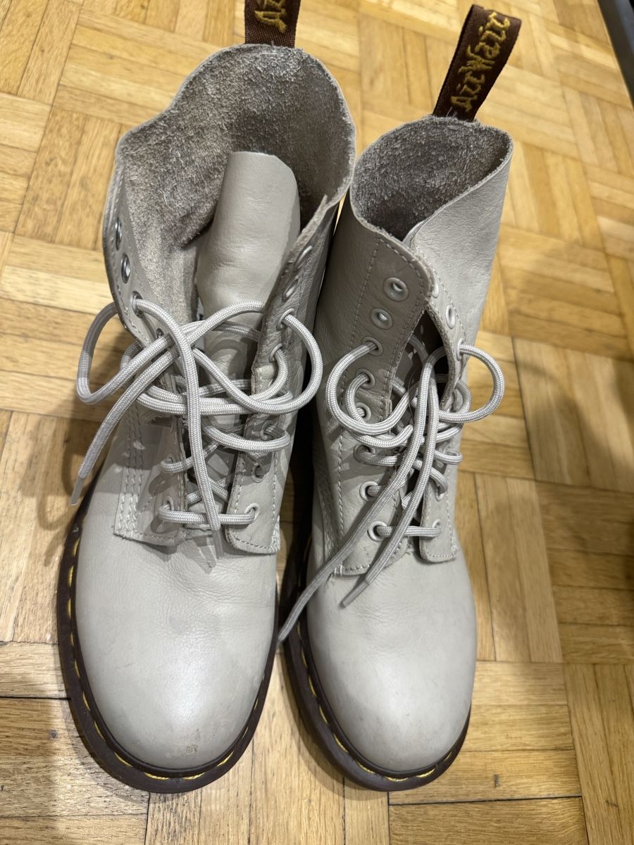 Dr. Martens Scarpe da donna: Dr. Martens PASCAL Gr. 41(40) graubeige, super Zustand – Usato da Würenlos venduto da Style_lounge 3