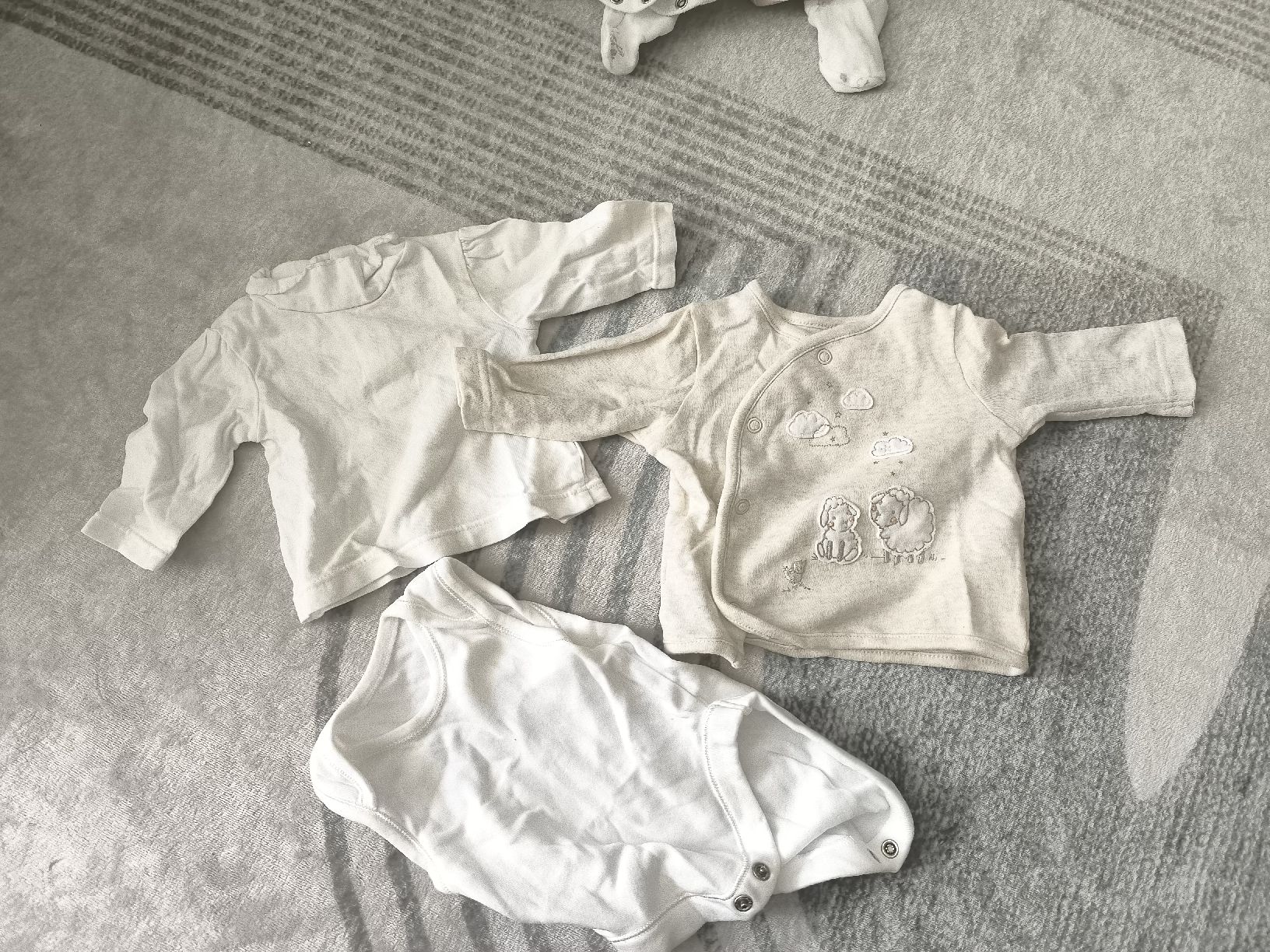 Lotti & Set di vestiti: Neugeborenen Kleiderset – Nuovo (secondo la descrizione) da Kilchberg ZH venduto da Moshkitty 3
