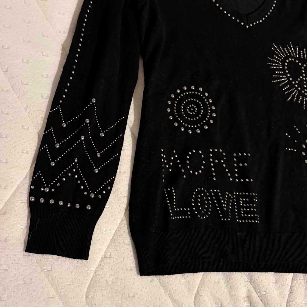 Desigual Maglioni & Felpe: Schwarzer Y2K Nieten Verzierter Desigual Pullover – Nuovo (secondo la descrizione) da Brünisried venduto da Livtsukki2ndHand 3