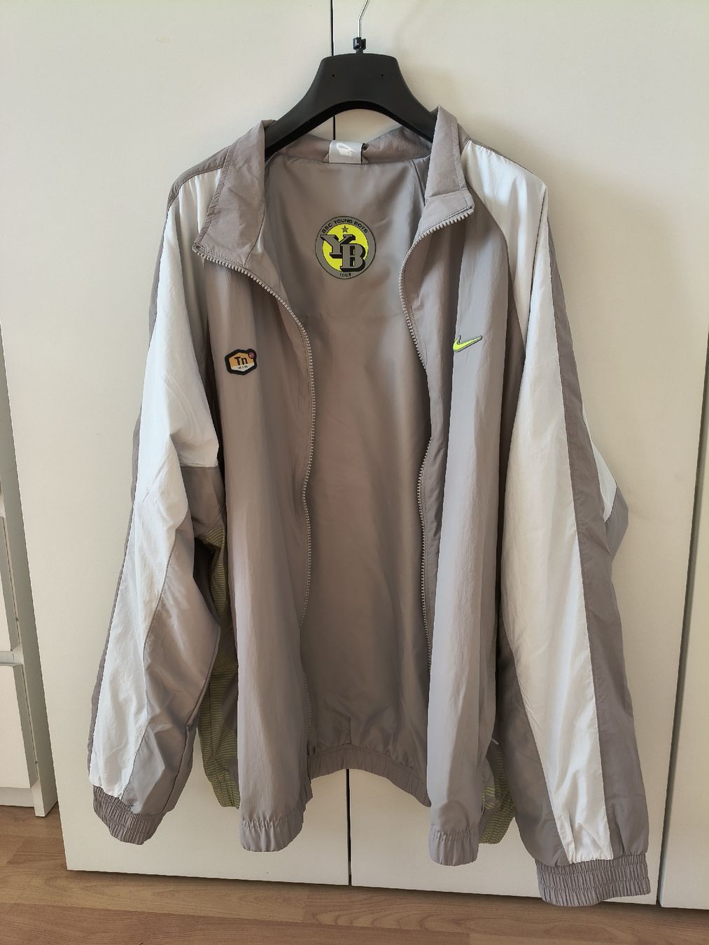 Nike Giacche: YB TN Trackjacket Gr. XL – Nuovo e nell'imballaggio originale da Köniz venduto da stunnadeniro