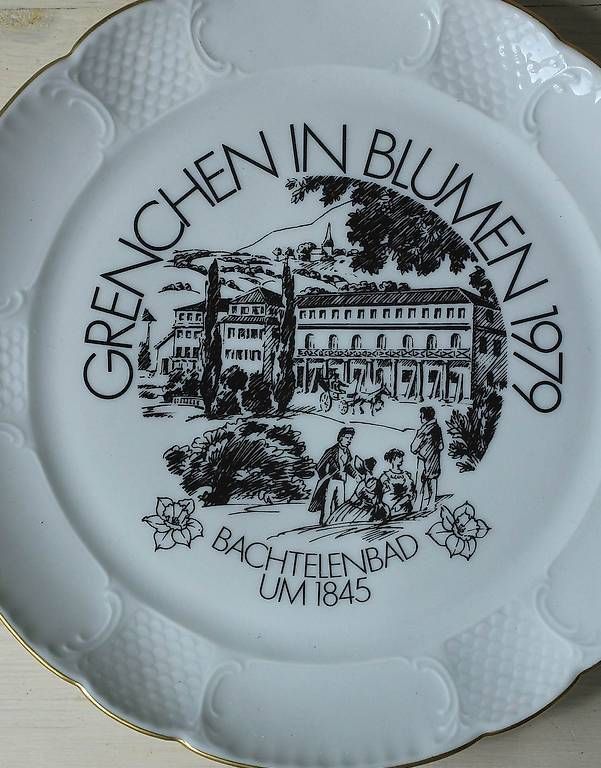Piatti: 7 Teller "Grenchen in Blumen", mit Goldrand, 21.5cm – Usato da Olten venduto da retreat10 4