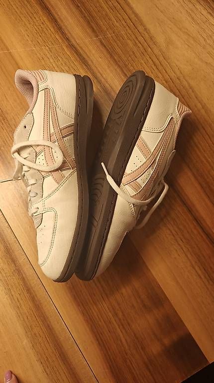 Chaussures hommes: ASICS Turnschuhe Gr. 41.5 – D'occasion à Baar par Baarsan 4