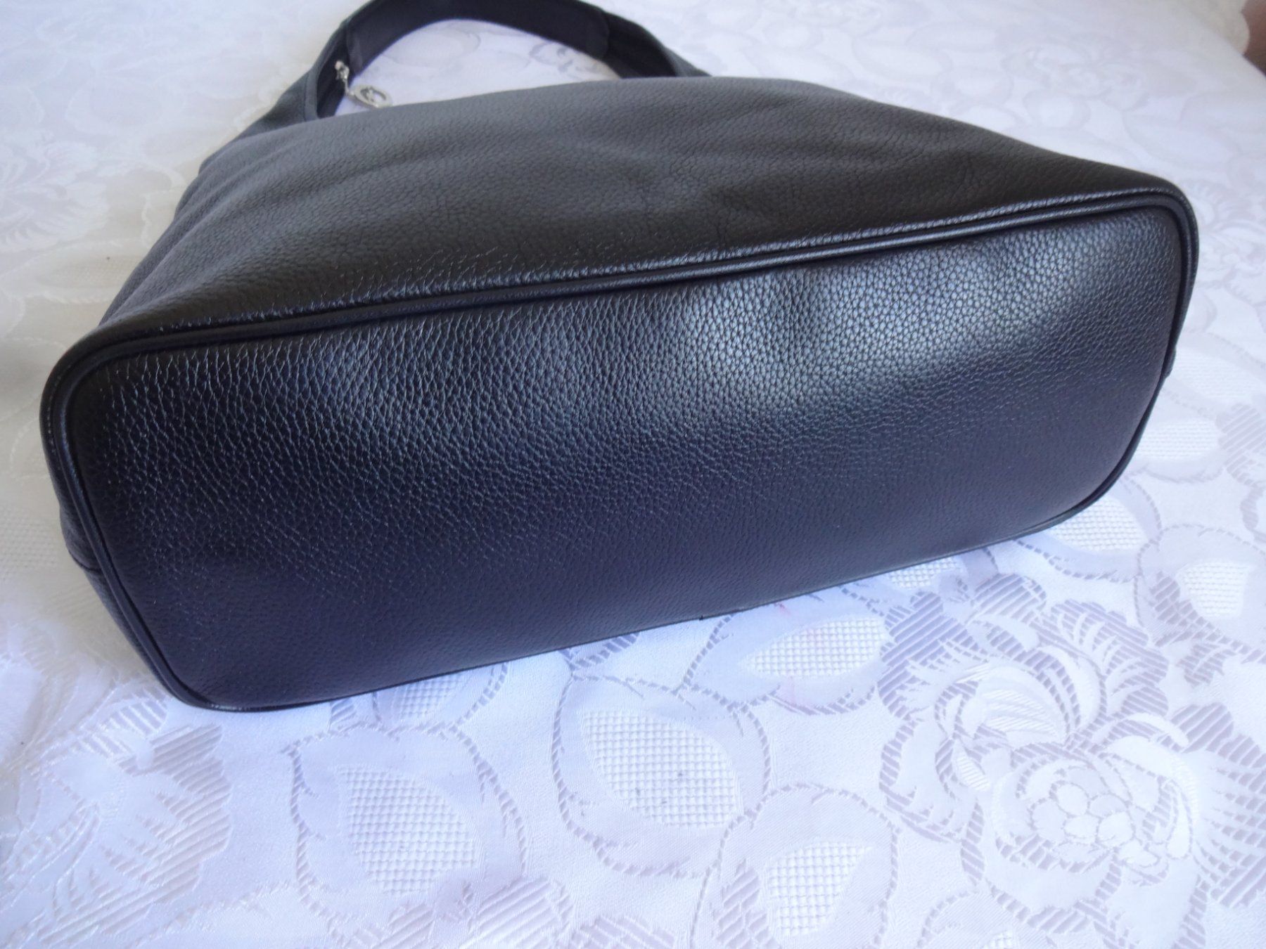 Longchamp Borse da donna: "Longchamp " Leder Schwarzes Umhängetasche – Usato da Frauenfeld venduto da Jahy 4