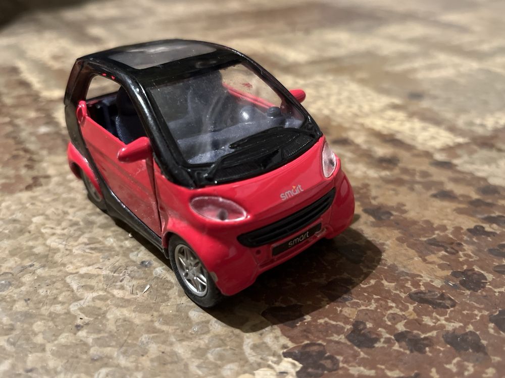 Smart Modellauto rot/schwarz (Gebraucht) in Allschwil für CHF 15 – mit ...