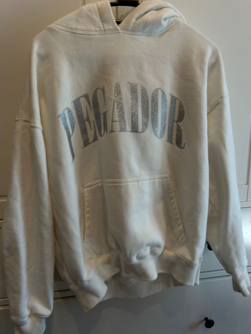 Pegador Pullover & Sweatshirts: Weisser Pegador Hoodie – Neu (gemäss Beschreibung) aus Rorbas von KiseliKupus 1