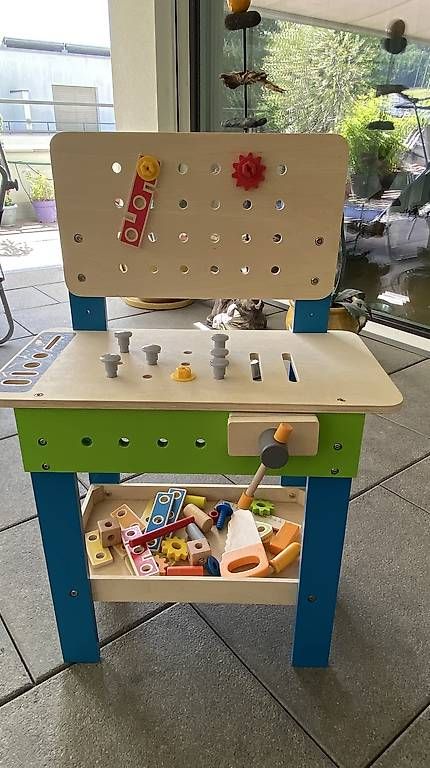 Spielzeuge: Holzwerkbank – Gebraucht aus Ebikon von mir_q97p