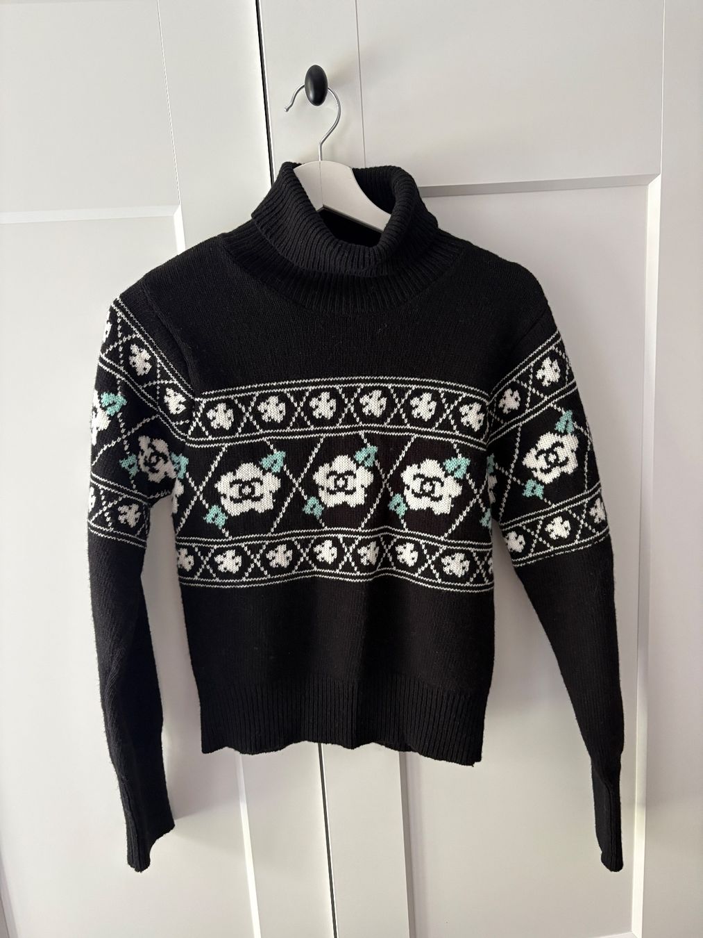 Chanel Maglioni & Felpe: Vintage Chanel 1995 Sweater – Usato da Nyon venduto da My_wardrobe
