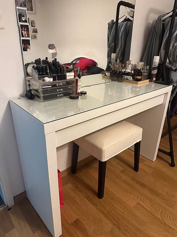 Schminktische: Schminktisch- Ikea – Gebraucht aus Opfikon von Vbrauchbar