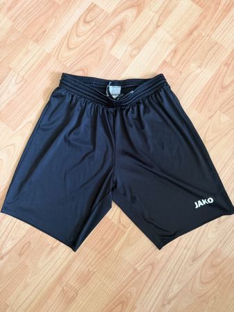 Kurze Hose Jako schwarz Grösse 164-14Y guter Zustand