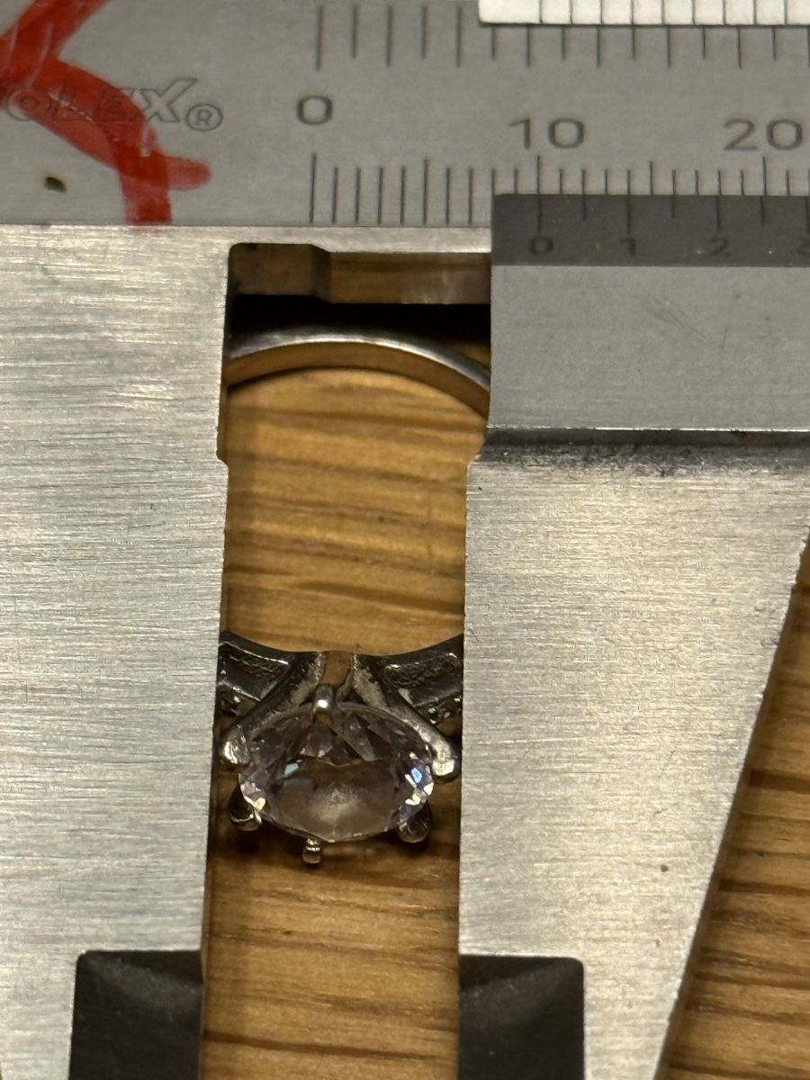 Anelli: Wunderschöner Fingerring mit grossem Stein – Usato da Goldach venduto da Messerguru 3