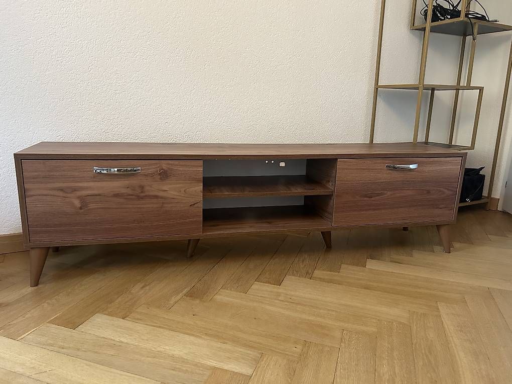 Mobili TV: Tv Möbel/Lowboard Walnuss Optik – Usato da Bern venduto da lilin28