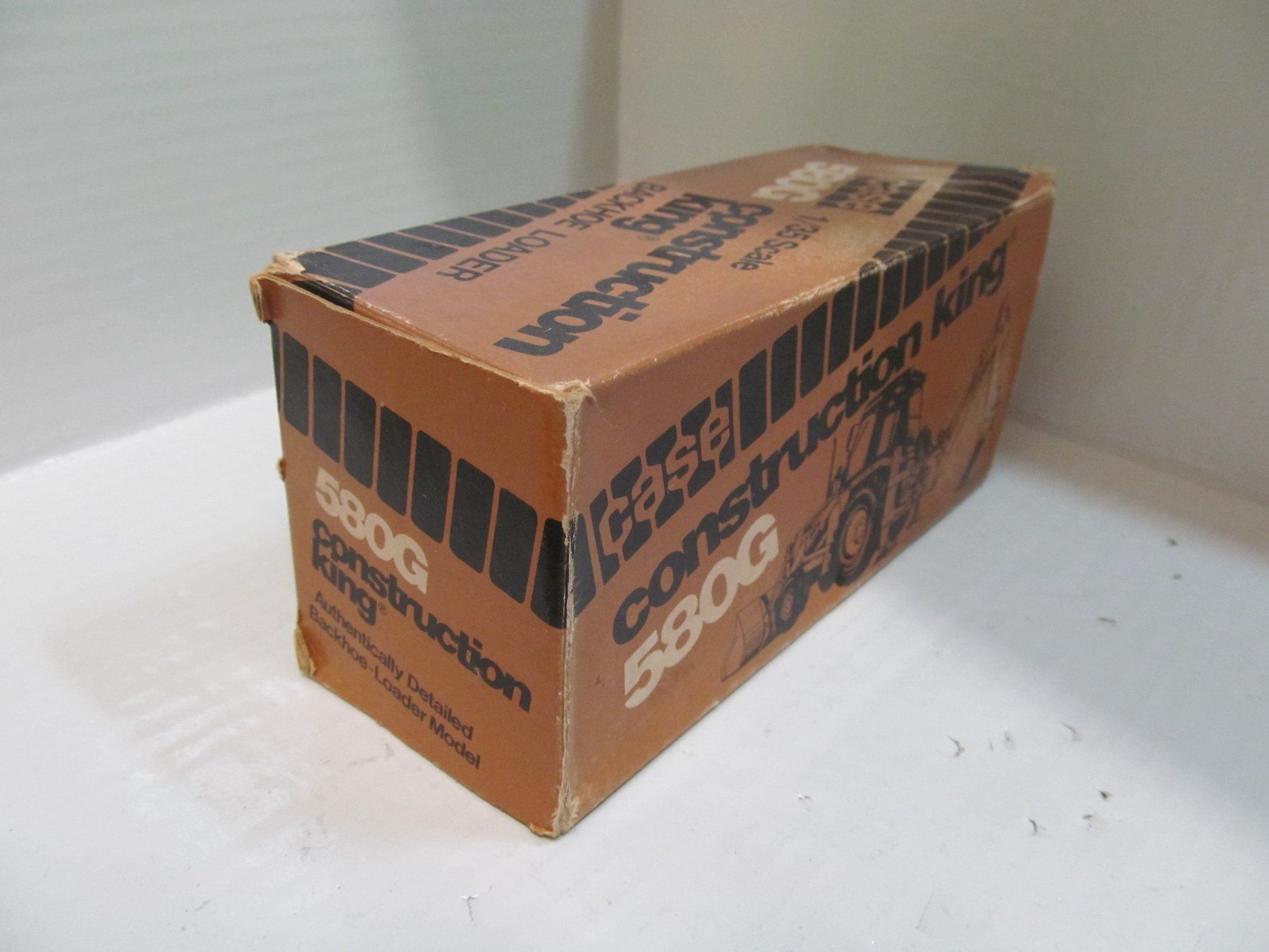Conrad Modellbausätze & Standmodelle: CASE 580 G FRONT-HECK  LADER  CONRAD 1:35 – Neu (gemäss Beschreibung) aus Grueningen von malamut56 7