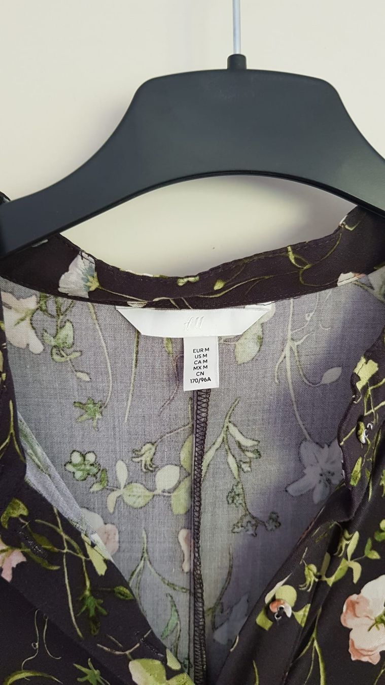 H&M Vestiti: Jolie robe noire H&M à fleurs, taille M – Nuovo (secondo la descrizione) da Versoix venduto da aline_b 2