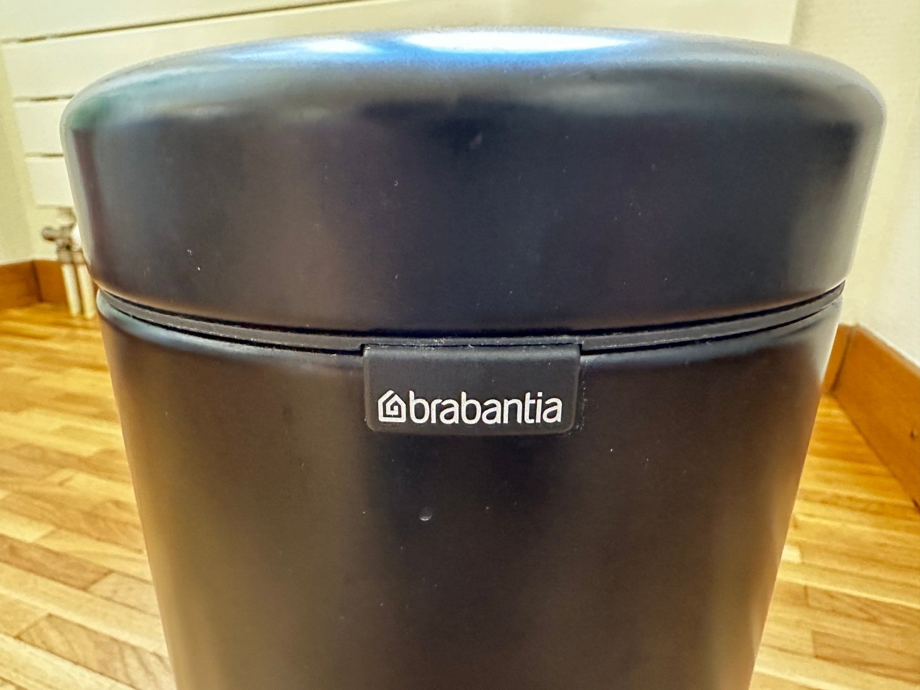 Brabantia Cestini per rifiuti: Brabantia NewIcon Treteimer Mattschwarz 5L – Usato da Lausanne venduto da brixton 2