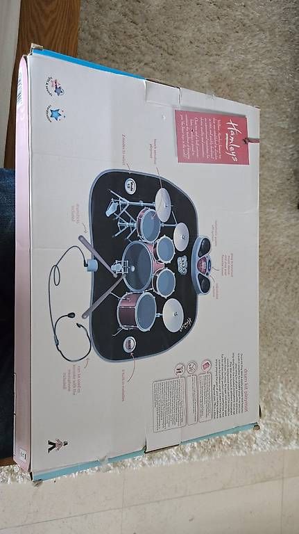 Spielzeuge: Hamleys drum kit playmat – Gebraucht aus Oberwil-Lieli von owiedemeijer 1
