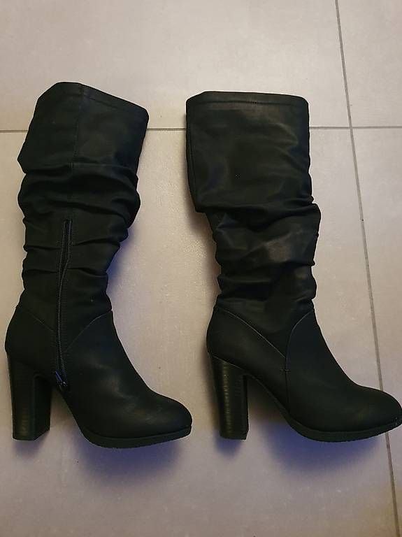 Damenschuhe: Vendo stivali lunghi donna – Gebraucht aus Balerna von Luca1234
