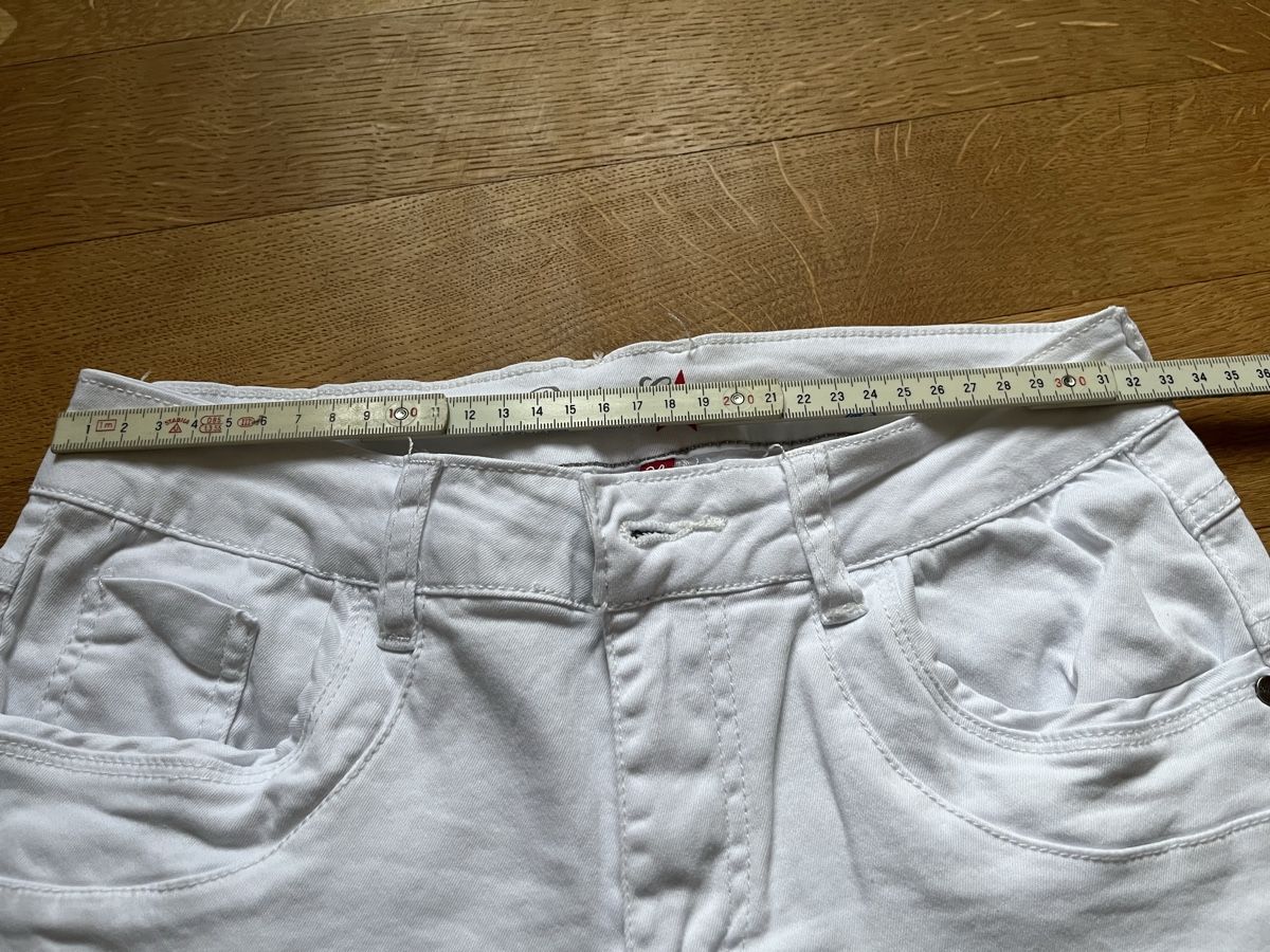 Jeans: kurze Jeans – Gebraucht aus Lustmühle von isa_g6kl 3