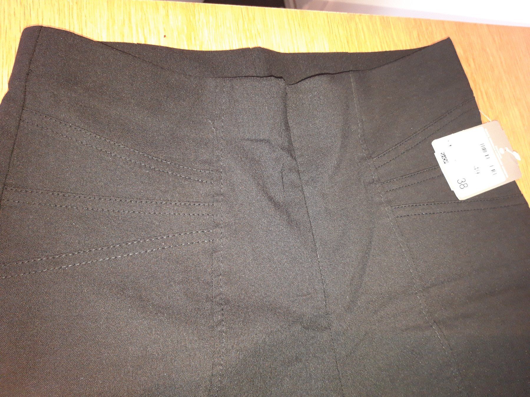 Hosen: Hose schwarz Grösse 38 – Neu und originalverpackt aus wolfertswil von februartag 1