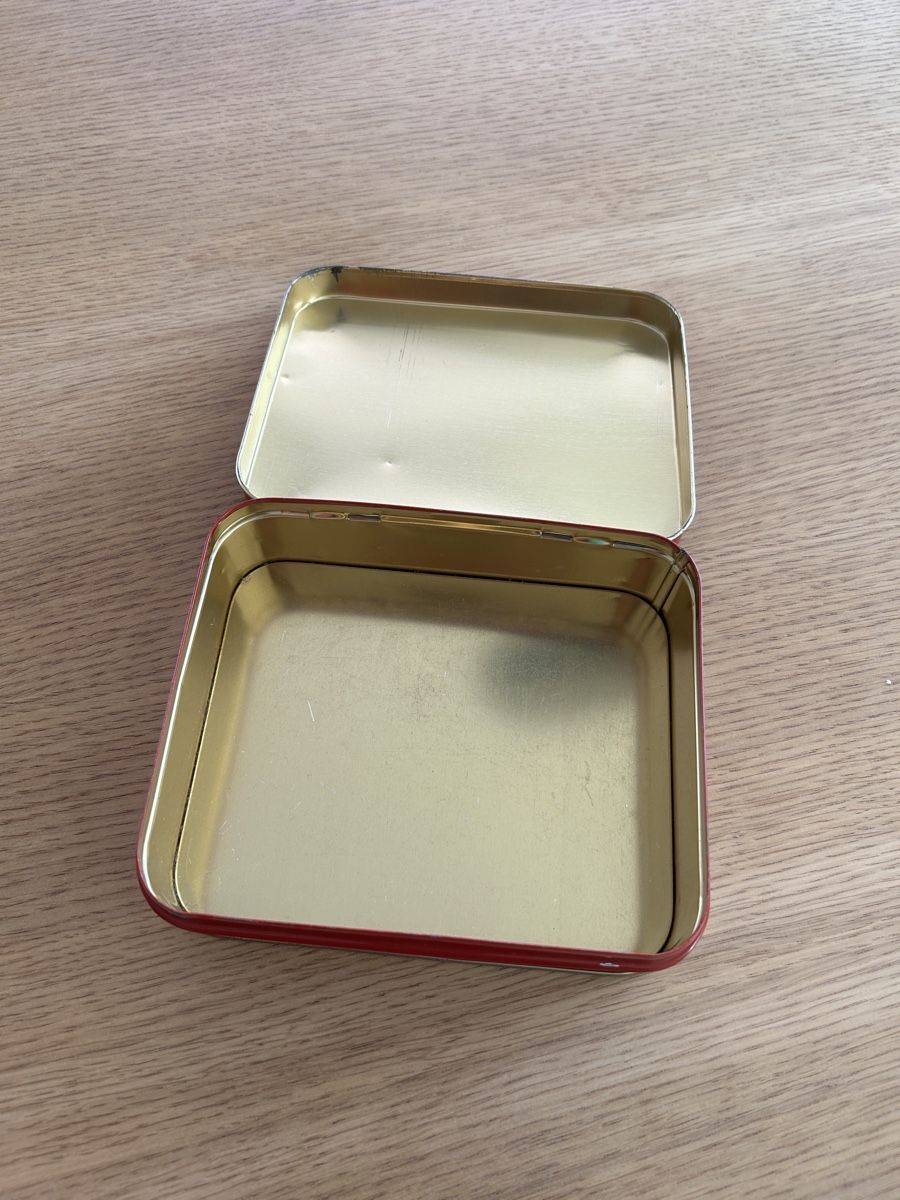 Tutte le decorazioni: Blechdose Gebäckdose Katzenkörbchen HUG AG Malters Retro – Usato da Luzern venduto da acapulco71 3