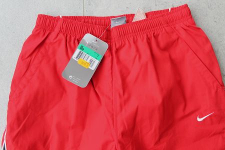 Pantacourt NIKE neuf taille (S)