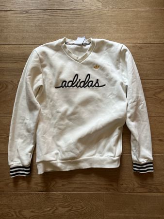 Adidas Pullover mit Stickerei