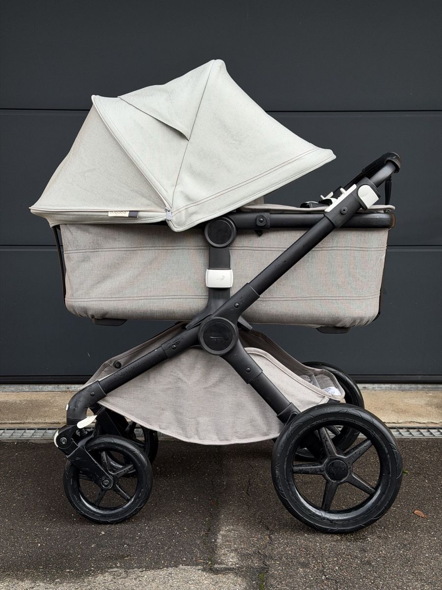 Bugaboo Carrozzine: Bugaboo Fox 2 Kinderwagen mit Zubehör. – Usato da Niederglatt ZH venduto da Ivan.Kryvoshei